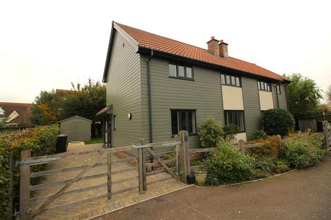 3 bedroom semi-detached house to rent, Stradbroke