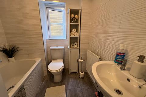 2 Clos Gellifaelog, Tonypandy, CF40 1BH