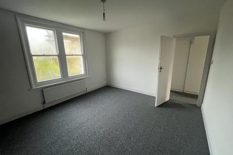 2 bedroom flat to rent, Harold Road, Hastings