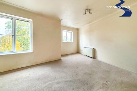 2 bedroom flat for sale, East Hill, South Darenth, Kent, DA4 9BF