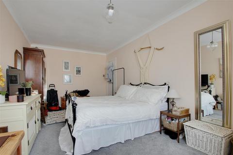 2 bedroom flat for sale, Rowlands Road, Worthing