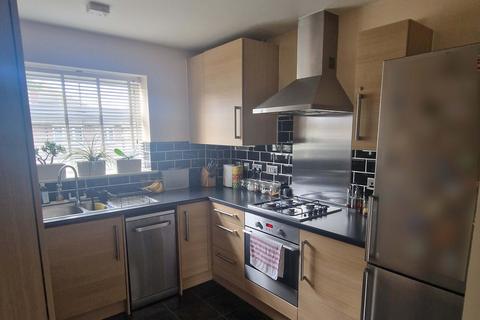 1 bedroom apartment for sale, at 16 Laurel Gardens, Ashford, Ashford TW15