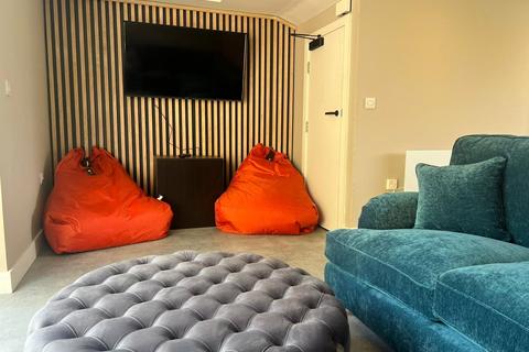 undefined, 49 Newsome Road, Huddersfield, HD4