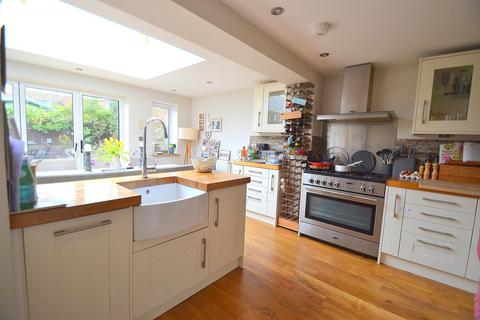 3 bedroom detached house for sale, St. Boswells Close, Hailsham