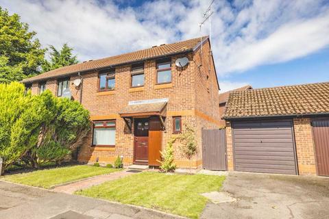 136 Cobb Close, Datchet, Slough, SL3 9QY