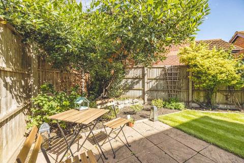 136 Cobb Close, Datchet, Slough, SL3 9QY