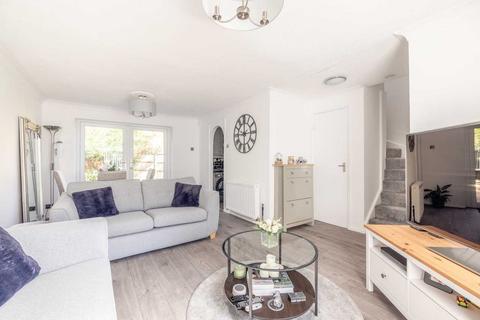 136 Cobb Close, Datchet, Slough, SL3 9QY