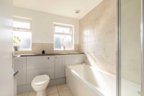 136 Cobb Close, Datchet, Slough, SL3 9QY