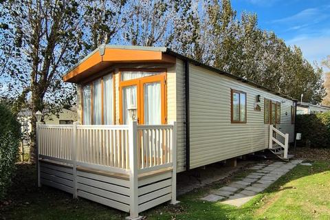 2 bedroom lodge for sale, Exeter, Devon, EX6