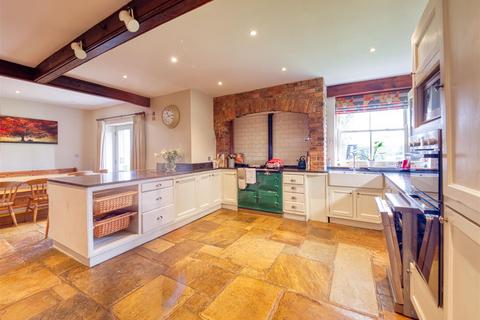 7 bedroom detached house for sale, Burrs Farm, Chelmorton