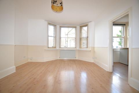 1 bedroom flat to rent, Essex Grove, Crystal Palace SE19