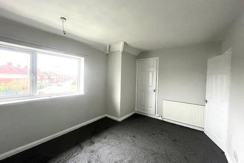 3 bedroom semi-detached house to rent, 10th Avenue, Hull HU6