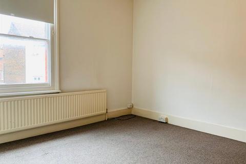 2 bedroom house to rent, St. Johns Road, Hemel Hempstead