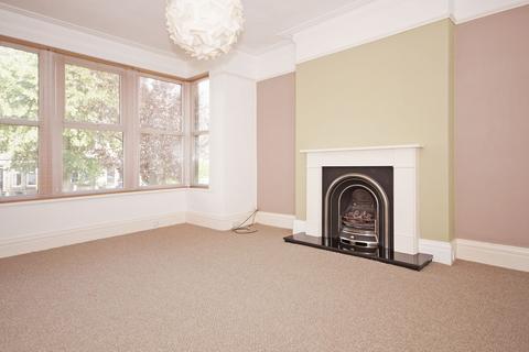 2 bedroom ground floor flat to rent, Dragon Parade, Harrogate, HG1