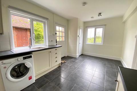 3 bedroom semi-detached house to rent, London Road, Southborough, Tunbridge Wells, Kent, TN4