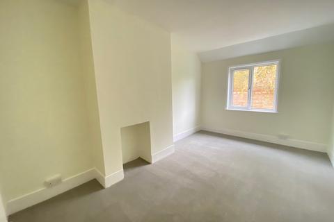 3 bedroom semi-detached house to rent, London Road, Southborough, Tunbridge Wells, Kent, TN4