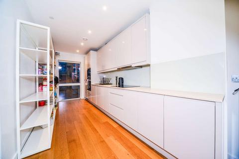 2 bedroom flat to rent, 45 Lismore Boulevard, Colindale, London