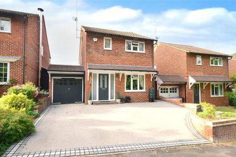 3 bedroom detached house for sale, Maple Drive, East Grinstead, RH19