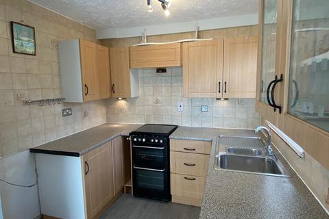 2 bedroom maisonette to rent, Brownbaker Court, Neath Hill, Milton Keynes, MK14