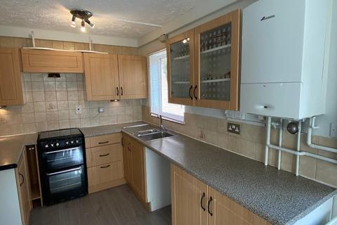 2 bedroom maisonette to rent, Brownbaker Court, Neath Hill, Milton Keynes, MK14