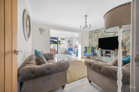 101 Cimla Crescent, Neath, SA11 3PF