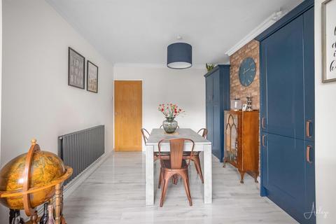 101 Cimla Crescent, Neath, SA11 3PF