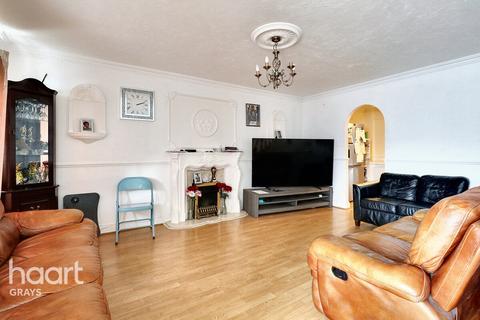 3 bedroom terraced house for sale, Chaucer Close, Essex