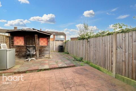 9 Chaucer Close, Tilbury, RM18 8EG
