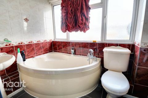 9 Chaucer Close, Tilbury, RM18 8EG
