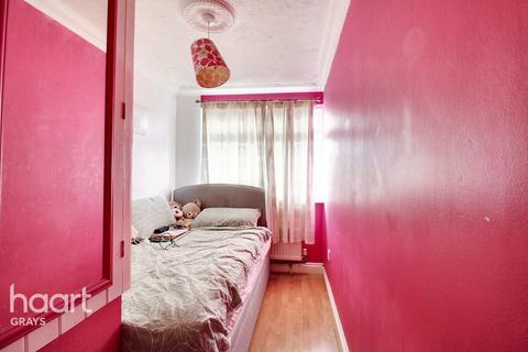 9 Chaucer Close, Tilbury, RM18 8EG