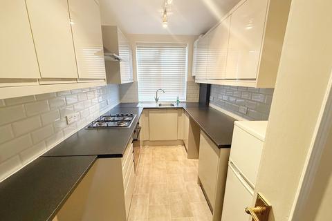 2 bedroom flat to rent, The Drive, Hove BN3