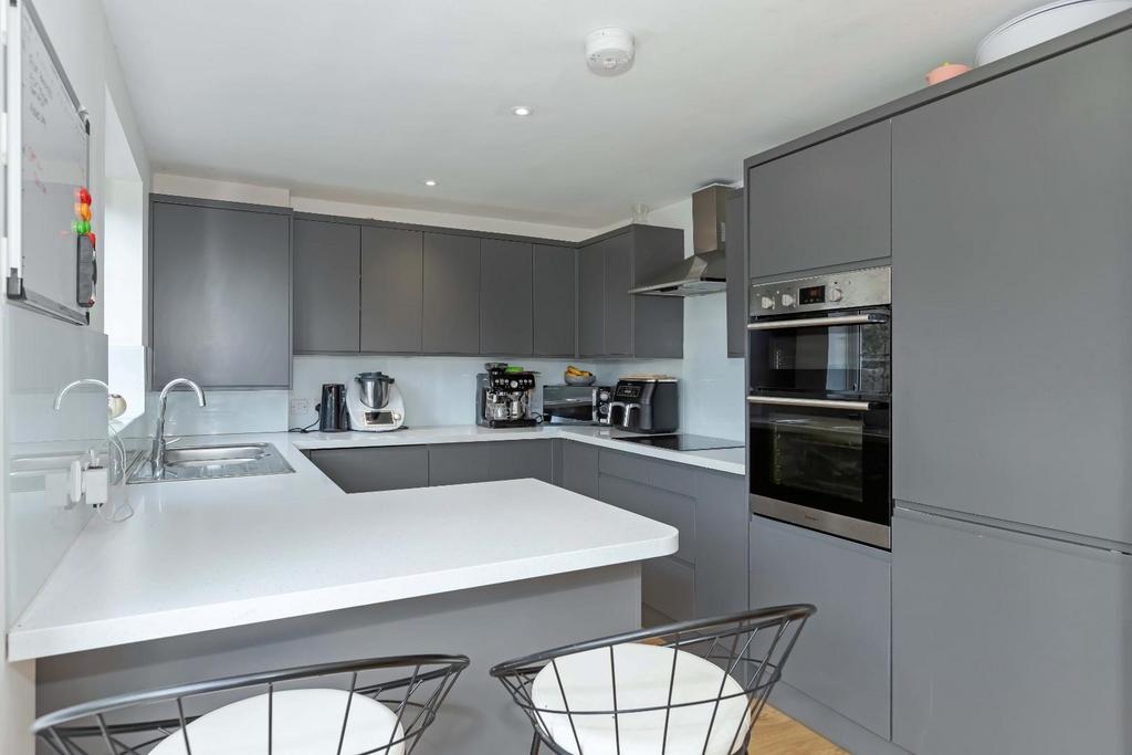 46 Wayfield Ave 16.jpg