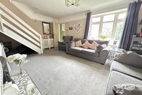 3 bedroom detached house for sale, Nansen Close, Rothwell, Kettering