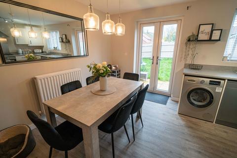 53 Pastures Drive, Tidbury Green, Solihull, B90 1US