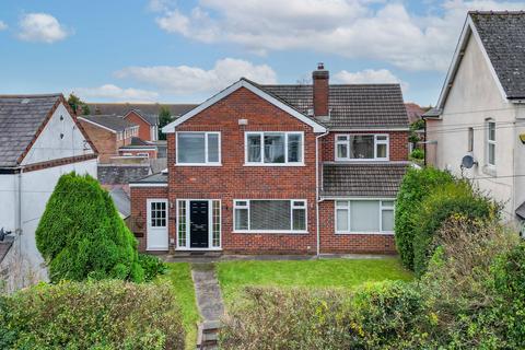 4 bedroom detached house for sale, Stourbridge Road, Bromsgrove, B61 0AN