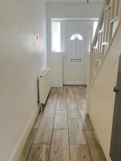 3 bedroom terraced house to rent, London NW9