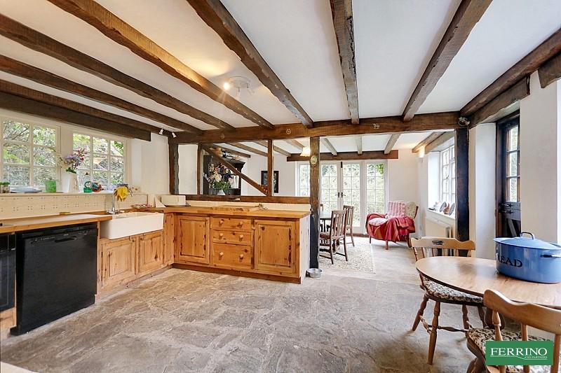 Kitchen/Dining Area