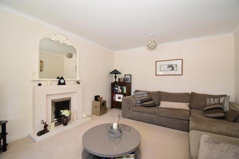 66 Borough Close, Kings Stanley, Stonehouse, GL10 3LJ