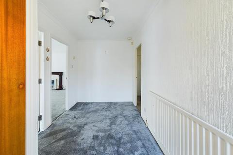 3 bedroom detached bungalow to rent, Colston Way, Whitley Bay