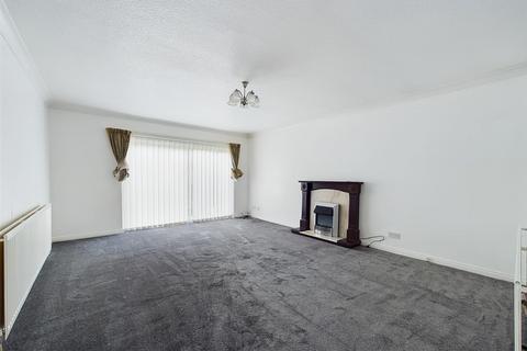 3 bedroom detached bungalow to rent, Colston Way, Whitley Bay