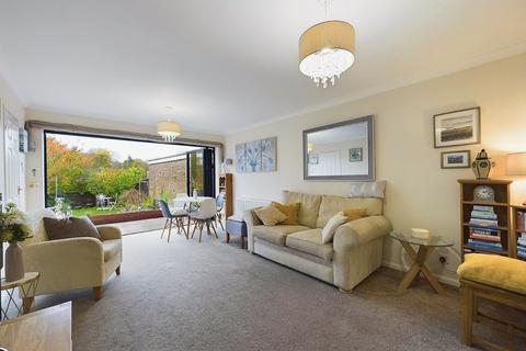 8 Manitoba Close, Worcester, WR2 4XP