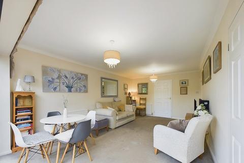 8 Manitoba Close, Worcester, WR2 4XP