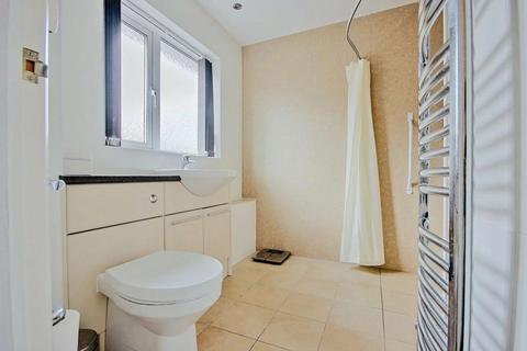 8 Manitoba Close, Worcester, WR2 4XP