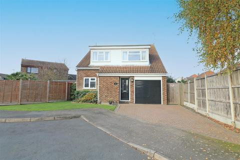 4 bedroom detached house for sale, Alyssum Close, Chelmsford