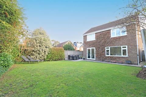 4 bedroom detached house for sale, Alyssum Close, Chelmsford