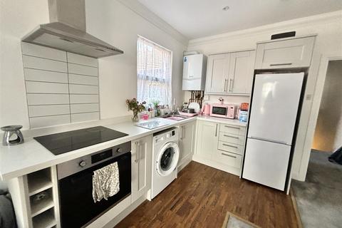 2 bedroom apartment for sale, Heygate Avenue, Southend-On-Sea