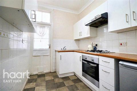 2 bedroom terraced house to rent, Kimberly Avenue, E6