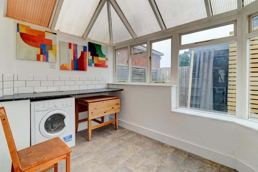 Breakfast/Utility Room