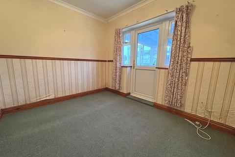 6 Park Drive, Werrington, Stoke-on-trent, ST9 0ED