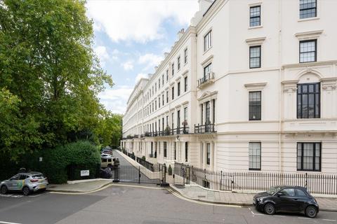 3 bedroom flat for sale, Hyde Park Gardens, Hyde Park, W2.